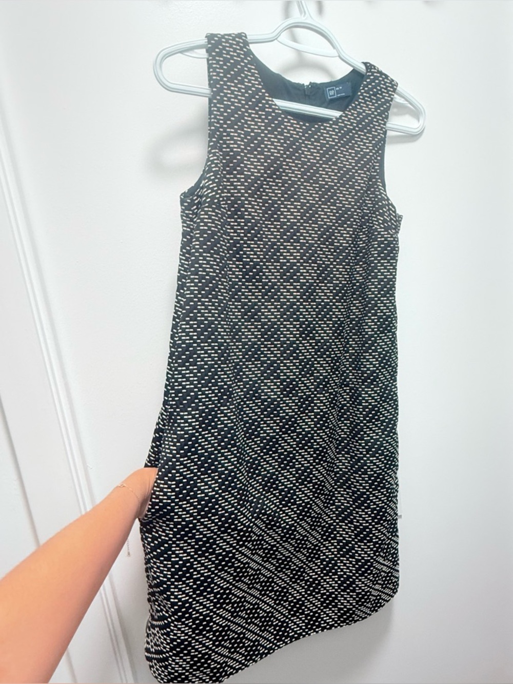Gap Black & White Sleeveless Shift MIDI Dress with Pockets - XS/S
